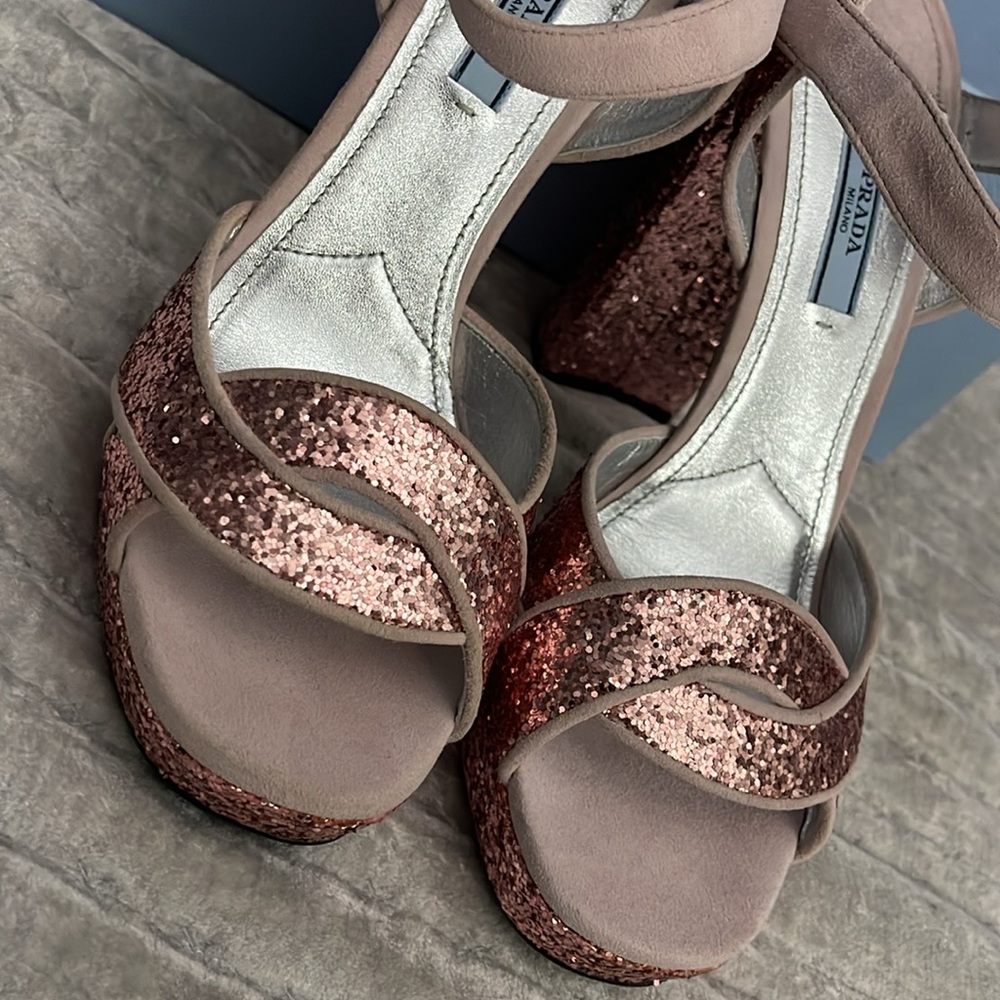 Prada calzatura donna glitter rose color size 39 5” heel excellent condition. - Picture 9 of 13